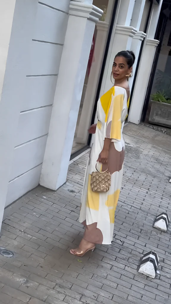 Ombre Sereine – Robe Longue Ample à Élégance Silencieuse